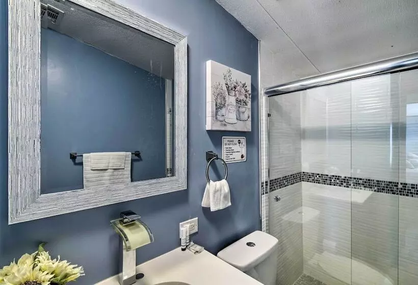 Palatka Hideaway W/ Fireplace & Private Porch