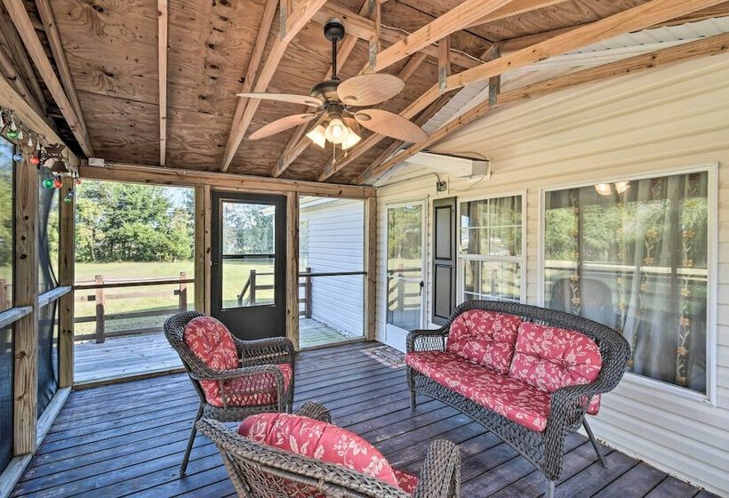 Palatka Hideaway W/ Fireplace & Private Porch