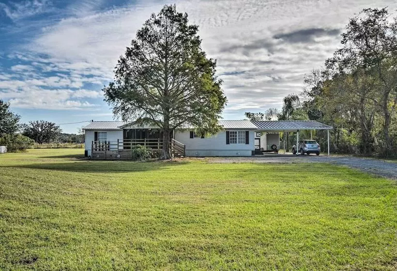 Palatka Hideaway W/ Fireplace & Private Porch