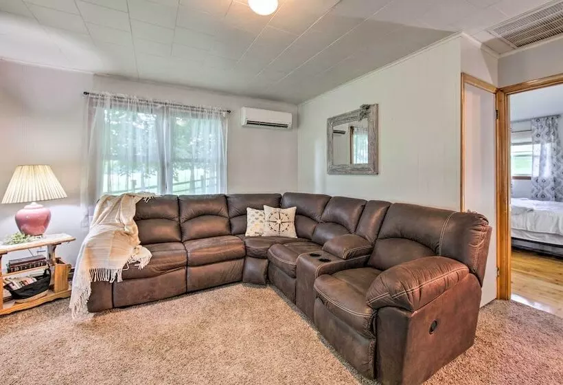 Peaceful Belleville Retreat W/ Farm Views!