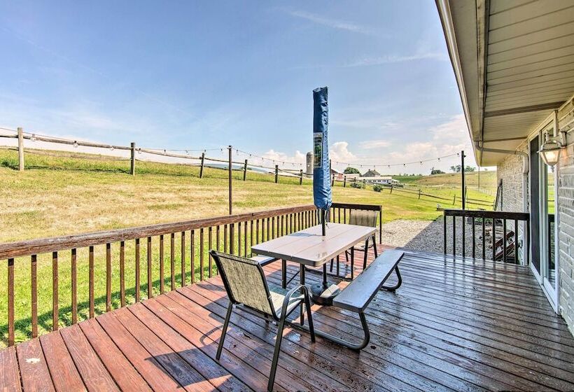 Peaceful Belleville Retreat W/ Farm Views!