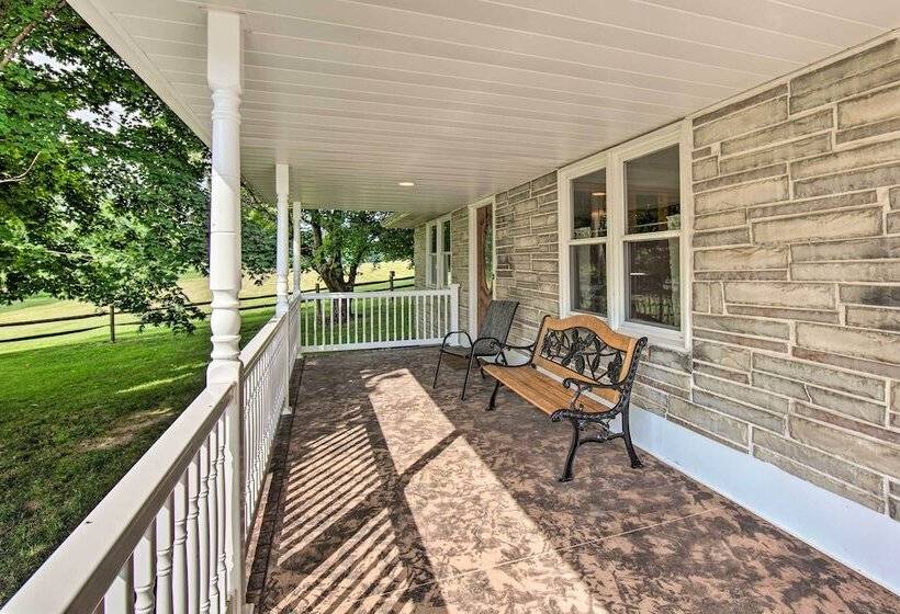 Peaceful Belleville Retreat W/ Farm Views!