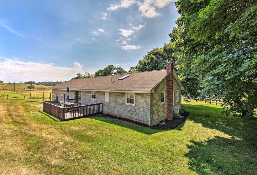 Peaceful Belleville Retreat W/ Farm Views!