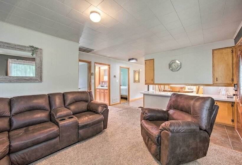 Peaceful Belleville Retreat W/ Farm Views!