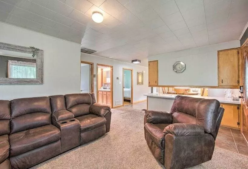 Peaceful Belleville Retreat W/ Farm Views!