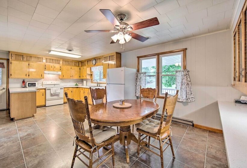 Peaceful Belleville Retreat W/ Farm Views!