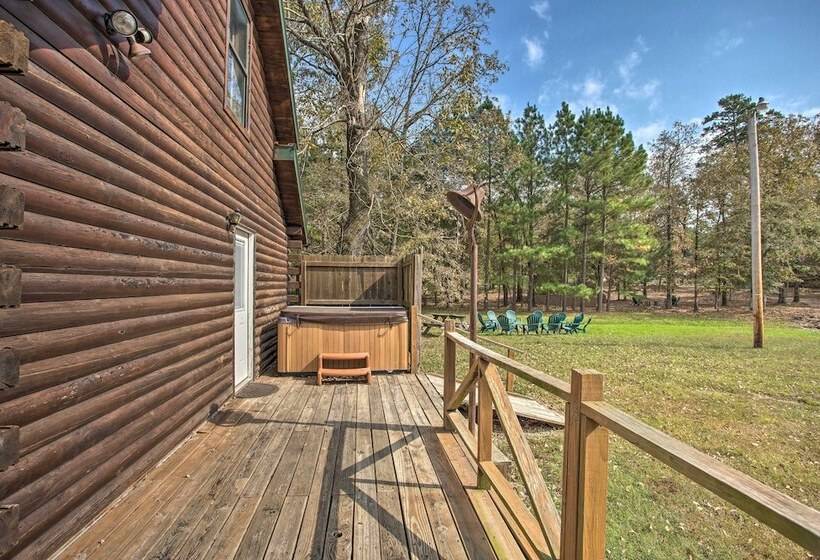 Peaceful Pet Friendly Retreat W/ Private Hot Tub!