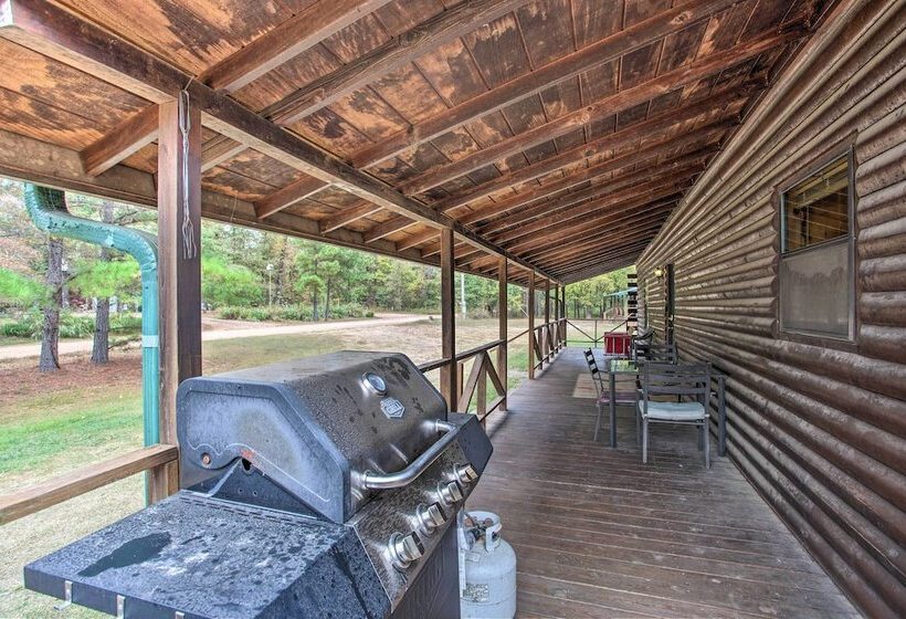 Peaceful Pet Friendly Retreat W/ Private Hot Tub!