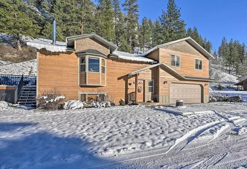 Peaceful Superior Home W/ Fire Pit & Mtn View