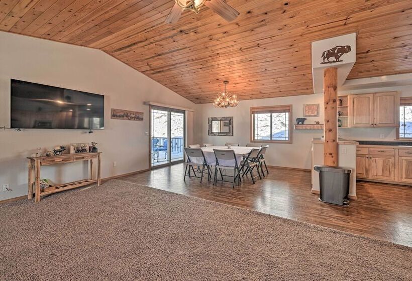 Peaceful Superior Home W/ Fire Pit & Mtn View