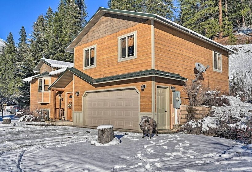 Peaceful Superior Home W/ Fire Pit & Mtn View