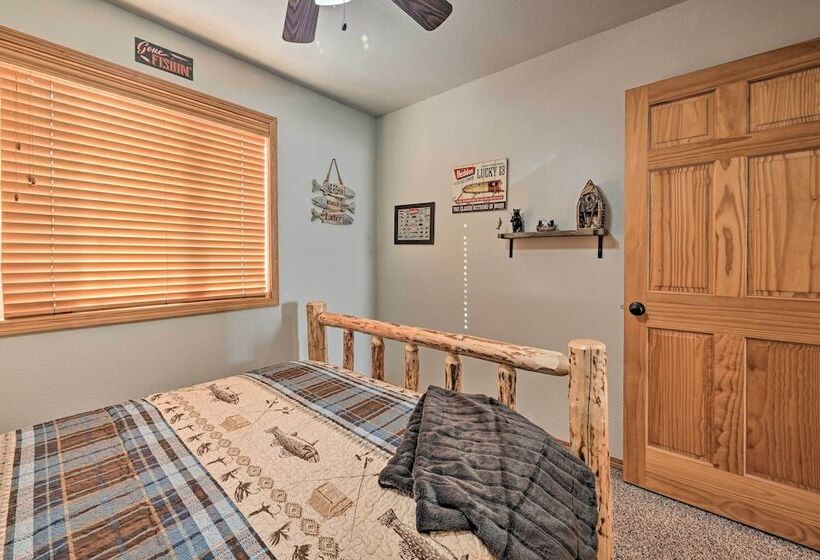 Peaceful Superior Home W/ Fire Pit & Mtn View