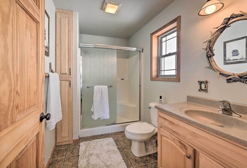 Peaceful Superior Home W/ Fire Pit & Mtn View