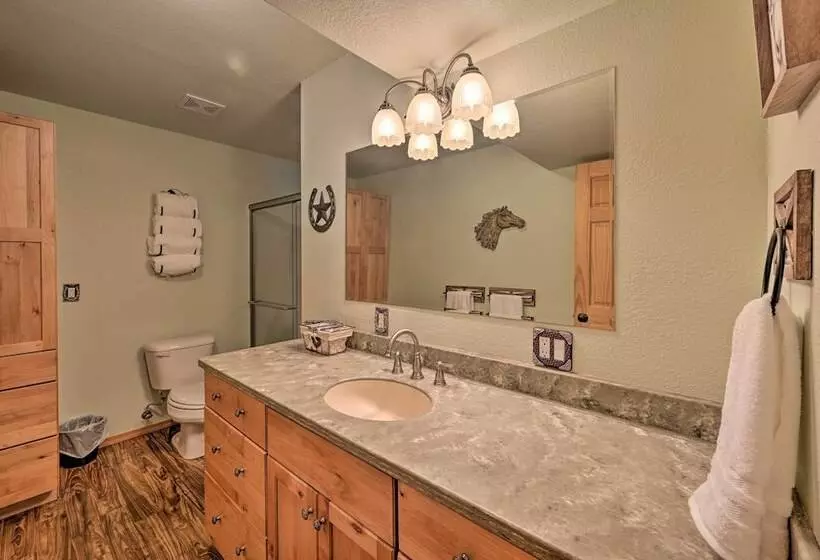 Peaceful Superior Home W/ Fire Pit & Mtn View