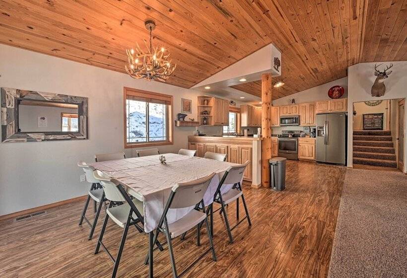 Peaceful Superior Home W/ Fire Pit & Mtn View