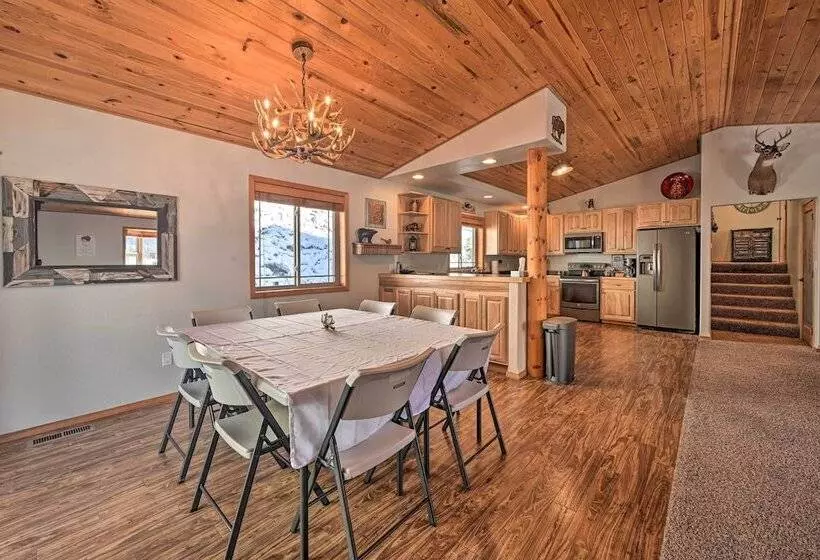 Peaceful Superior Home W/ Fire Pit & Mtn View