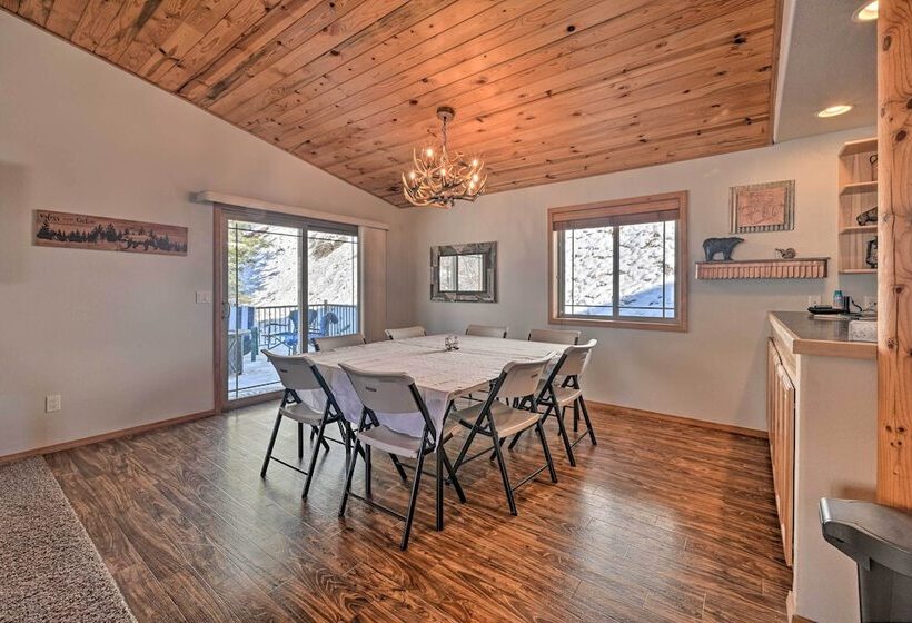 Peaceful Superior Home W/ Fire Pit & Mtn View