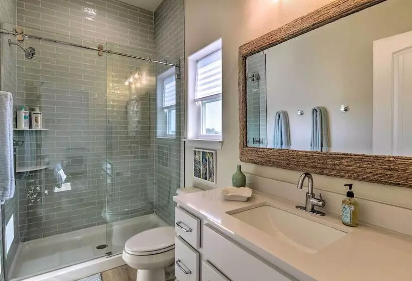 6 Mi To Beach: Rockport Home W/ Pool Access!