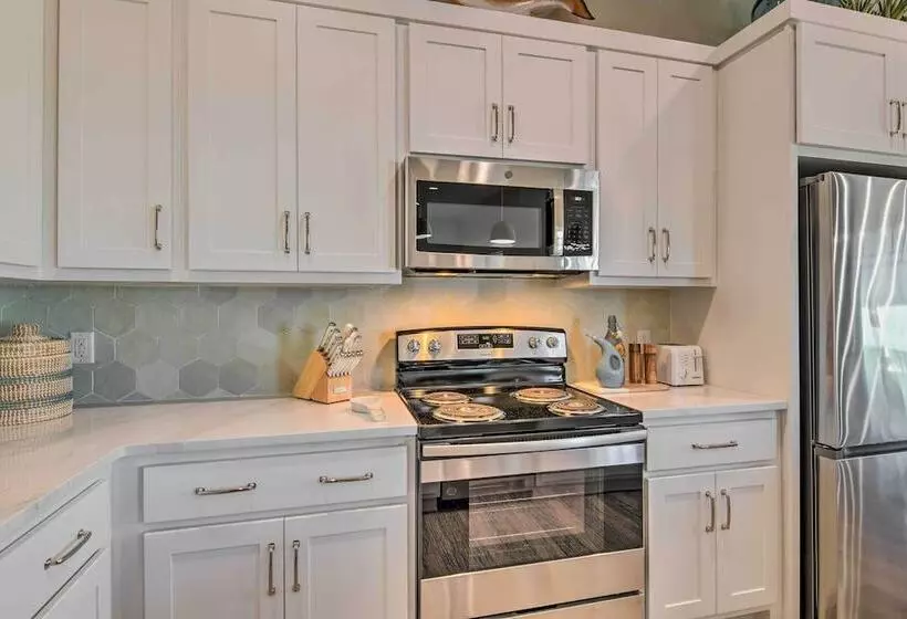 6 Mi To Beach: Rockport Home W/ Pool Access!