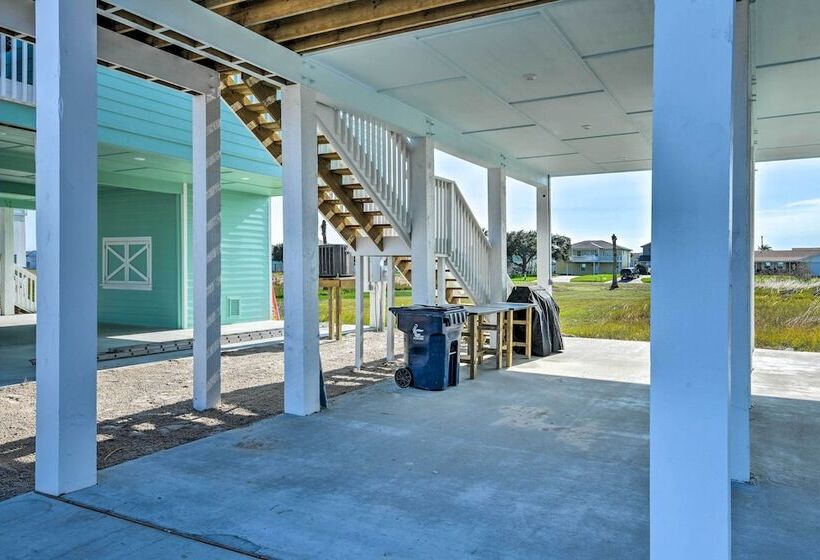 6 Mi To Beach: Rockport Home W/ Pool Access!