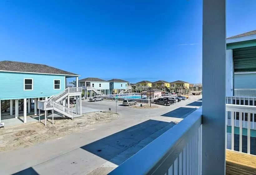 6 Mi To Beach: Rockport Home W/ Pool Access!