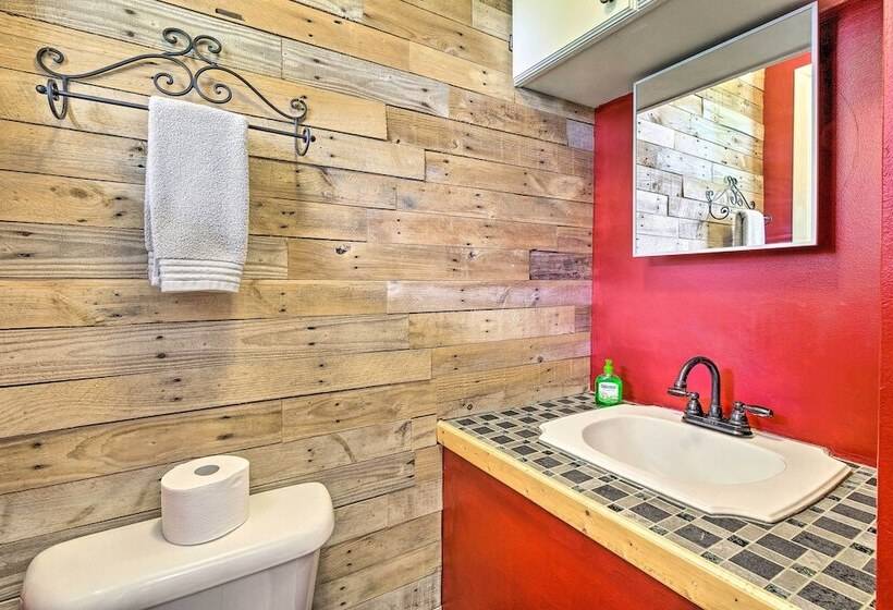 Roomy Montour Falls Retreat W/ Private Pool!