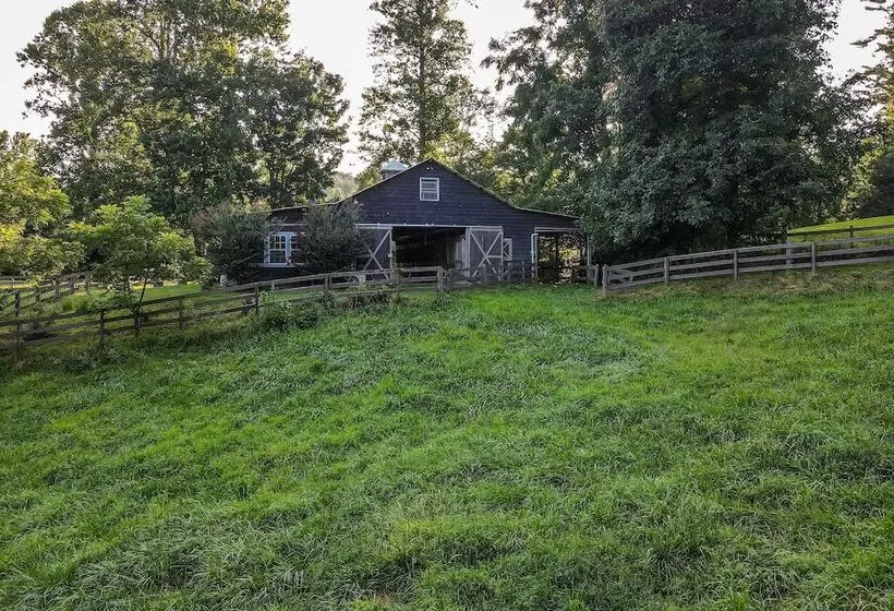 Rustic & Authentic Farm Stay By Dupont Forest!