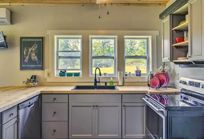 Rustic & Authentic Farm Stay By Dupont Forest!