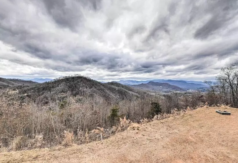 Scenic Hillside Cabin In Sylva W/ Hot Tub & Views!
