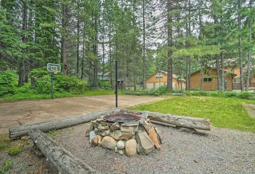 Cle Elum Lake Home W/ Hot Tub & Mountain Views