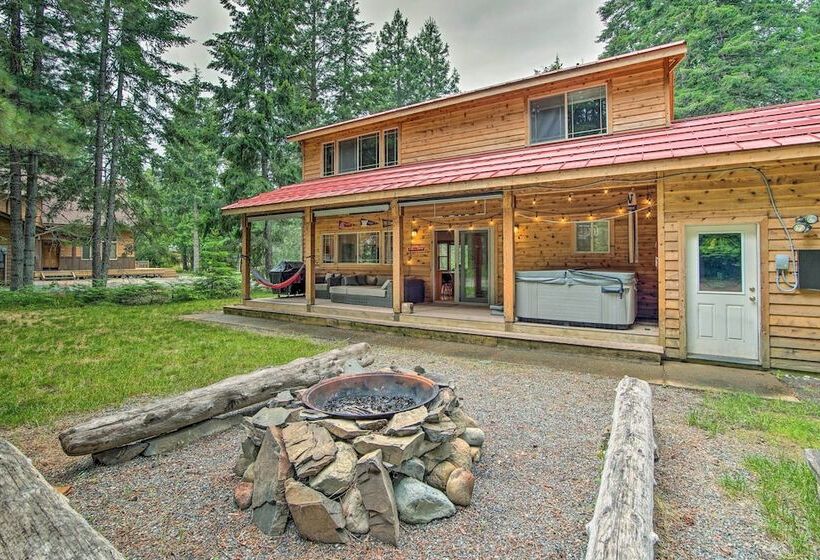 Cle Elum Lake Home W/ Hot Tub & Mountain Views