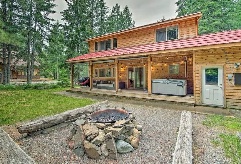 Cle Elum Lake Home W/ Hot Tub & Mountain Views