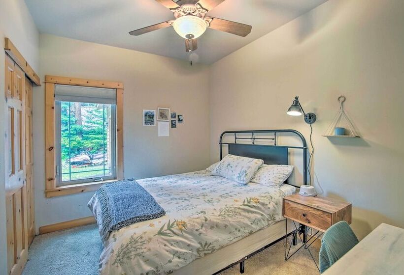 Cle Elum Lake Home W/ Hot Tub & Mountain Views