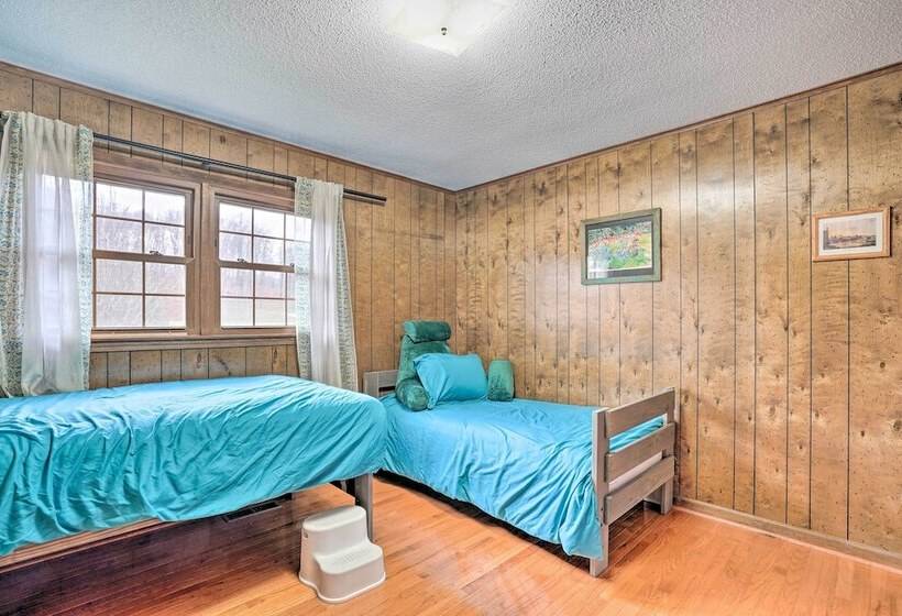 Serene Johnson City Home W/ Mountain Views