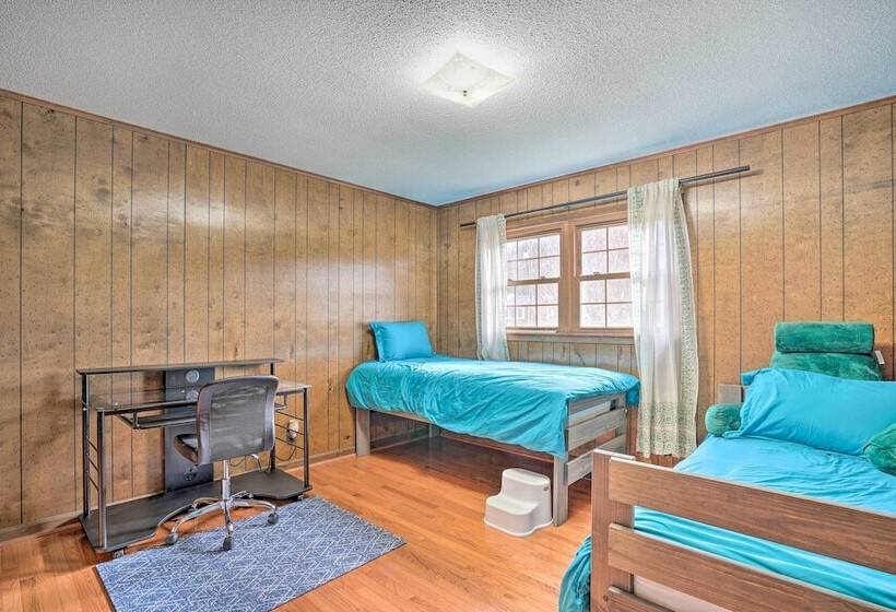 Serene Johnson City Home W/ Mountain Views