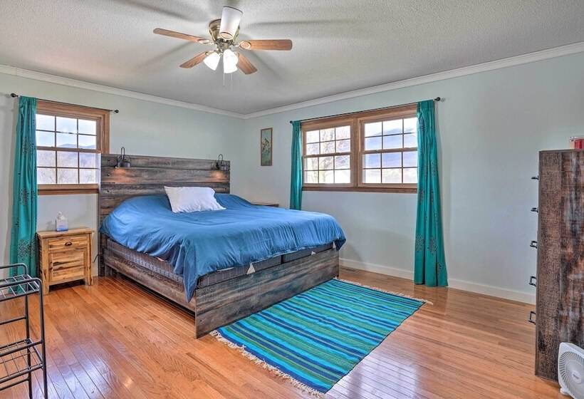 Serene Johnson City Home W/ Mountain Views