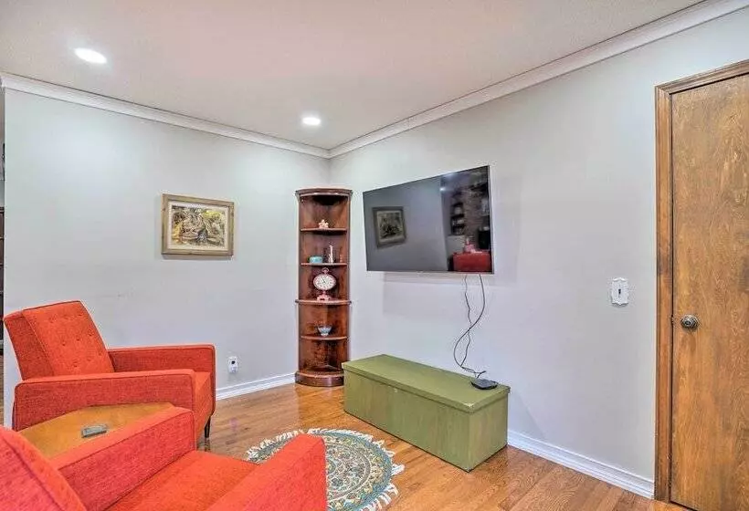 Serene Johnson City Home W/ Mountain Views