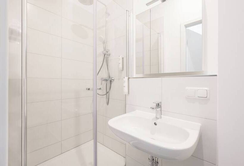 Servus Apartments By Homaris