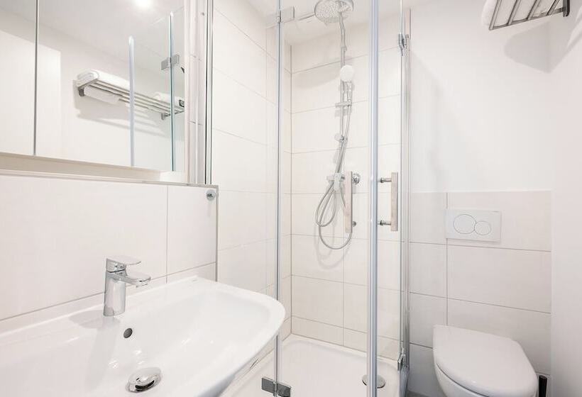 Servus Apartments By Homaris