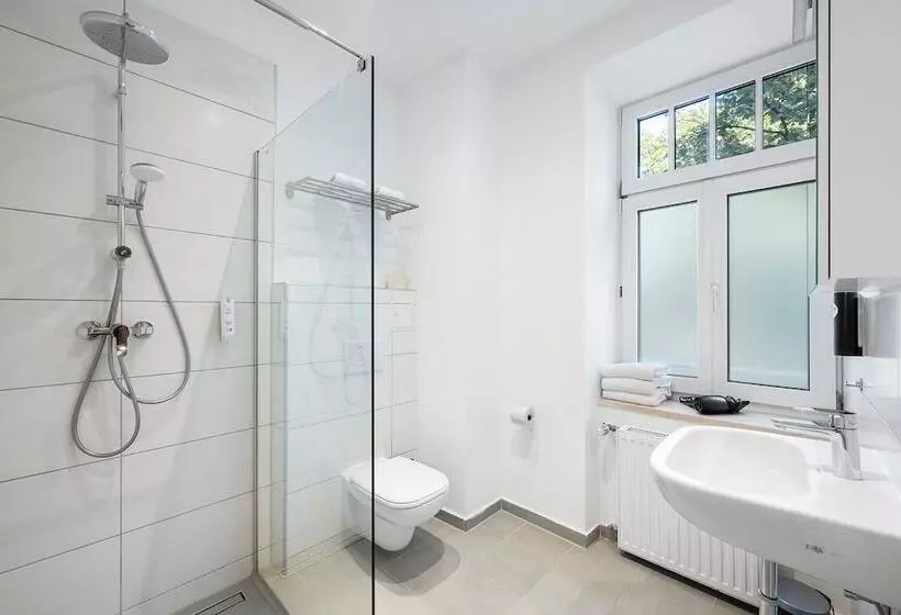 Servus Apartments By Homaris