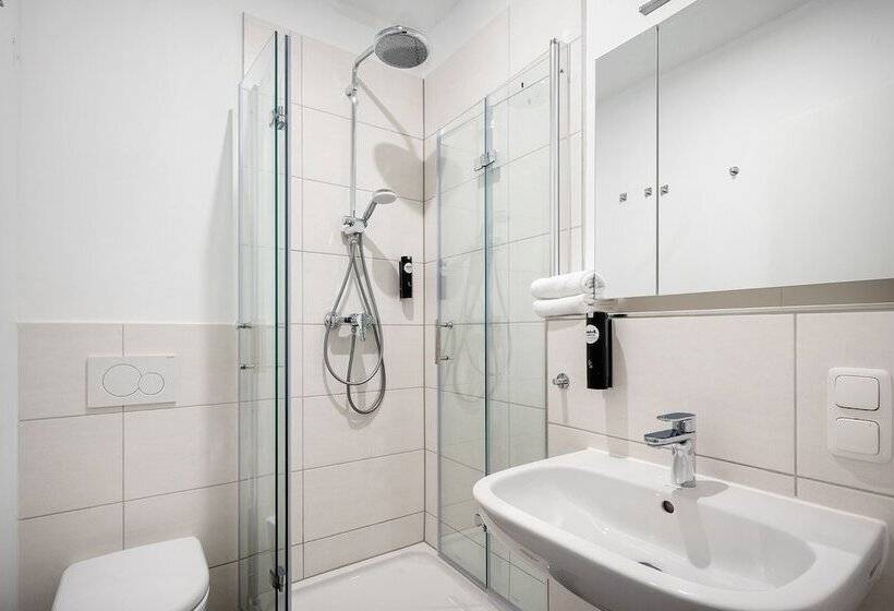 Servus Apartments By Homaris