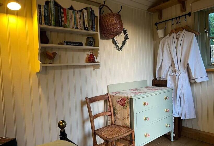 Shepherd S Hut In A Herefordshire Cider Orchard