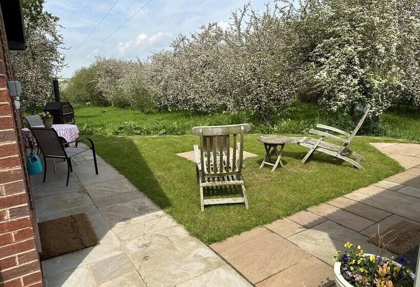Shepherd S Hut In A Herefordshire Cider Orchard