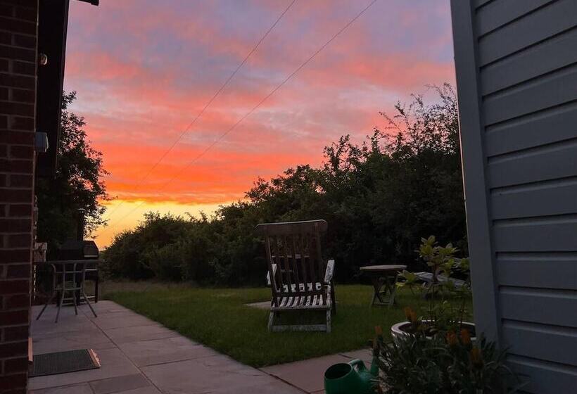 Shepherd S Hut In A Herefordshire Cider Orchard