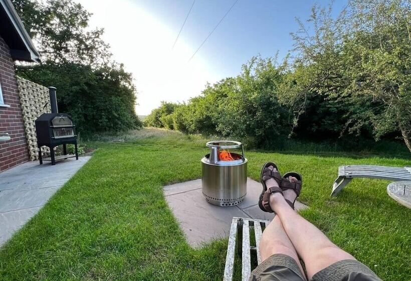 Shepherd S Hut In A Herefordshire Cider Orchard