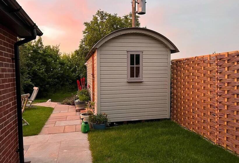 Shepherd S Hut In A Herefordshire Cider Orchard