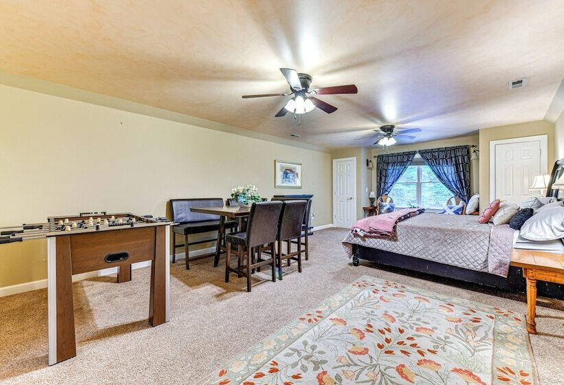 Sherrills Ford Escape W/ Hot Tub, Deck & Yard