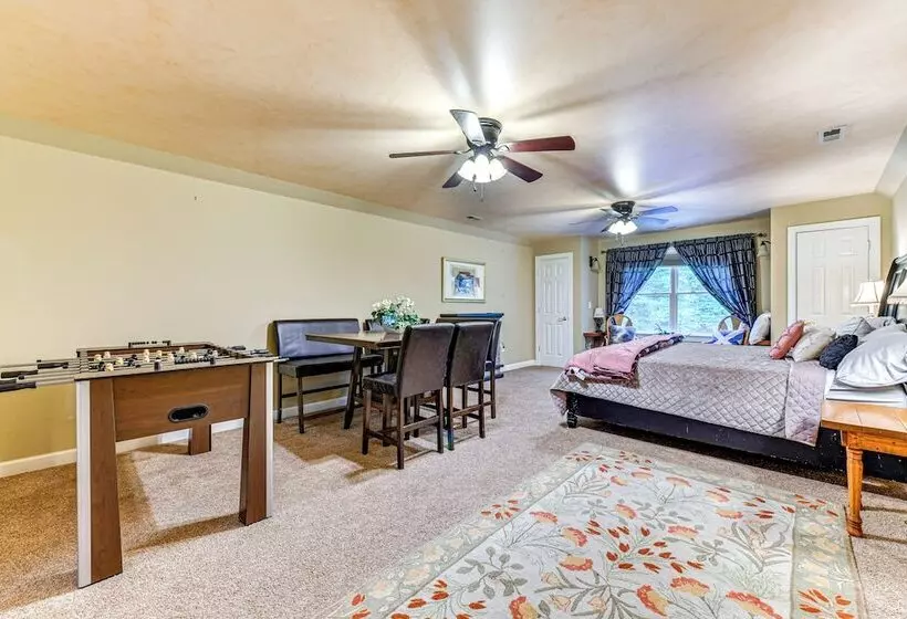 Sherrills Ford Escape W/ Hot Tub, Deck & Yard