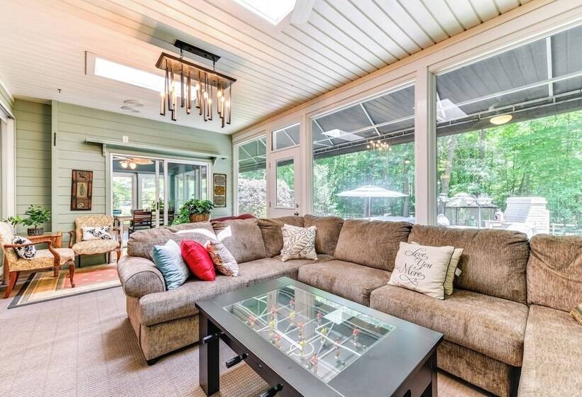 Sherrills Ford Escape W/ Hot Tub, Deck & Yard