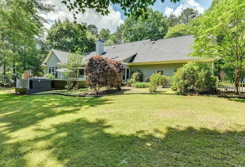 Sherrills Ford Escape W/ Hot Tub, Deck & Yard